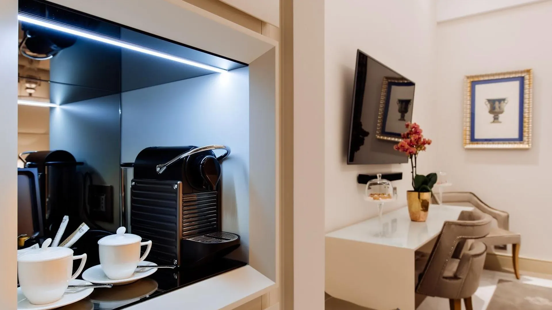 Aleph Rome Hotel, Curio Collection By Hilton